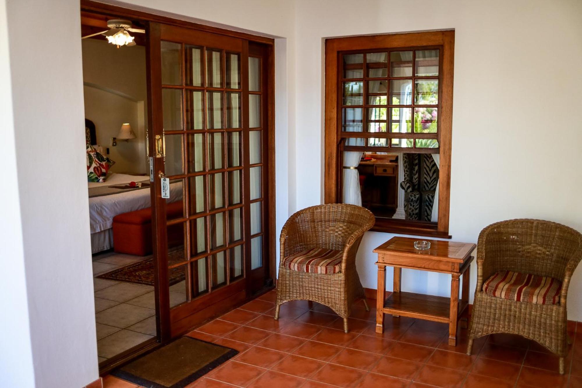 Altes Landhaus Country Lodge Oudtshoorn Exterior photo