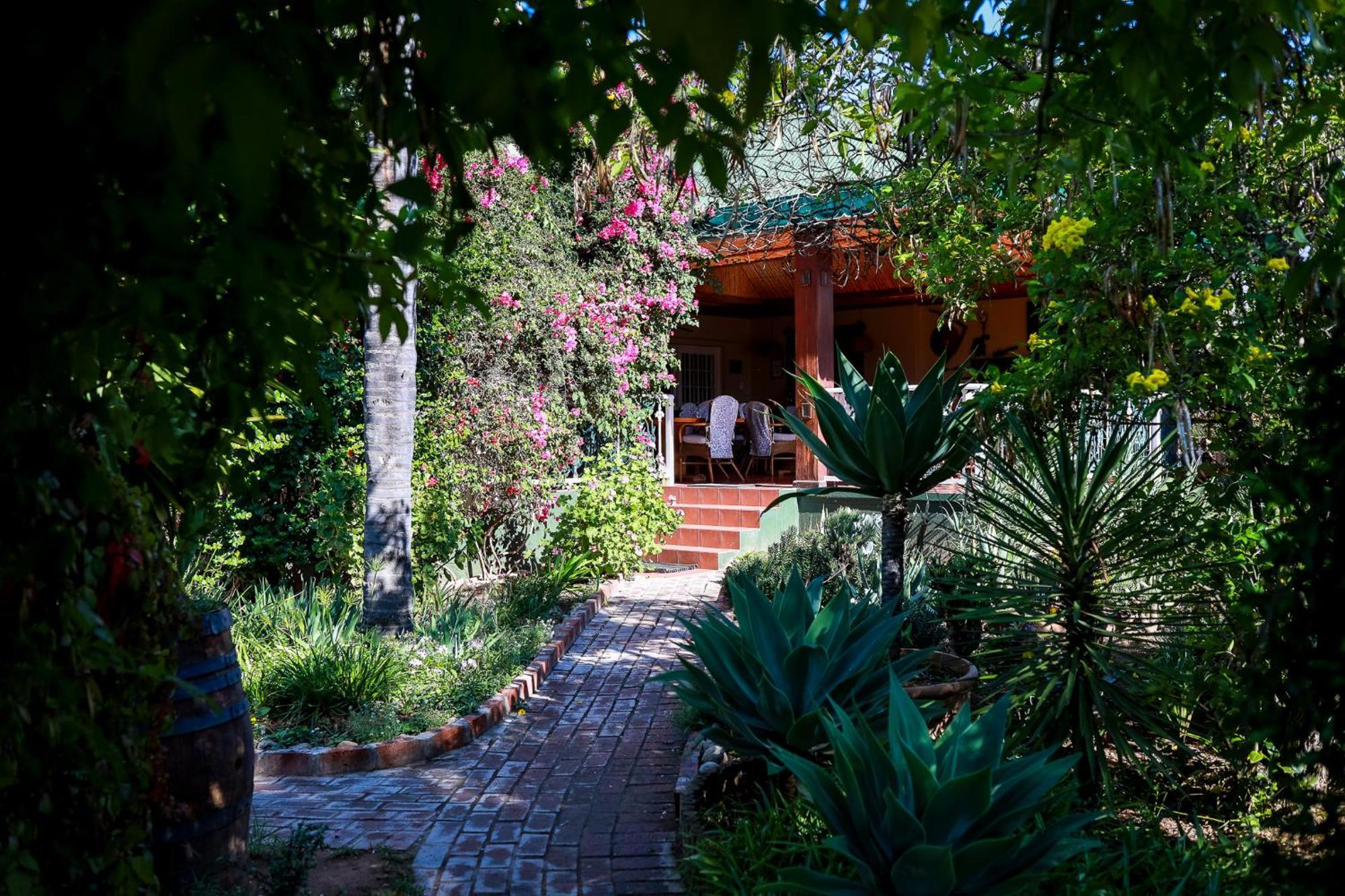 Altes Landhaus Country Lodge Oudtshoorn Exterior photo